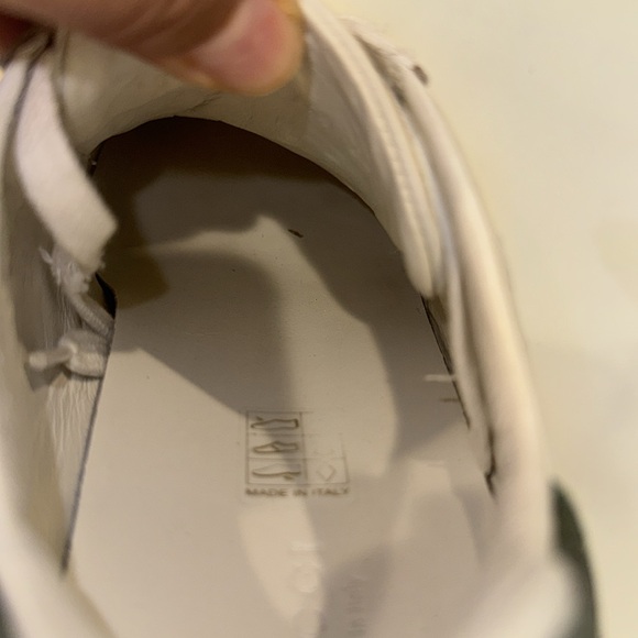 Authentic Gucci sneakers with stars design - Picture 9 of 15